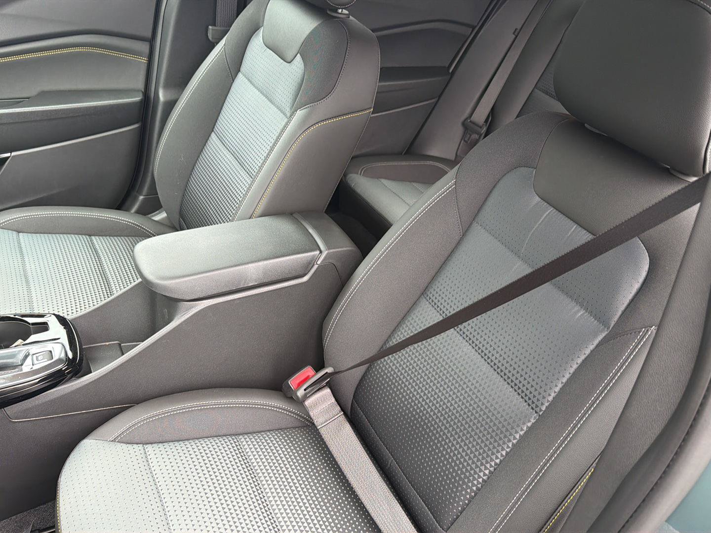 New 2026 Chevrolet Trax LT w/ Midnight Edition FWD image 28