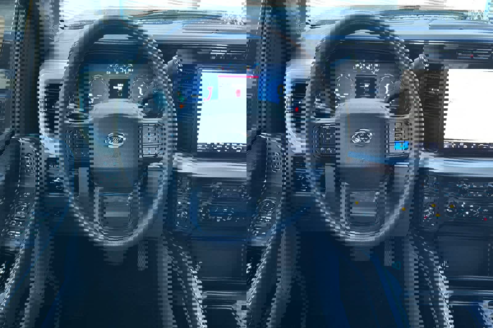 Used 2023 Ford F250 XLT w/ Black Appearance Package image 15