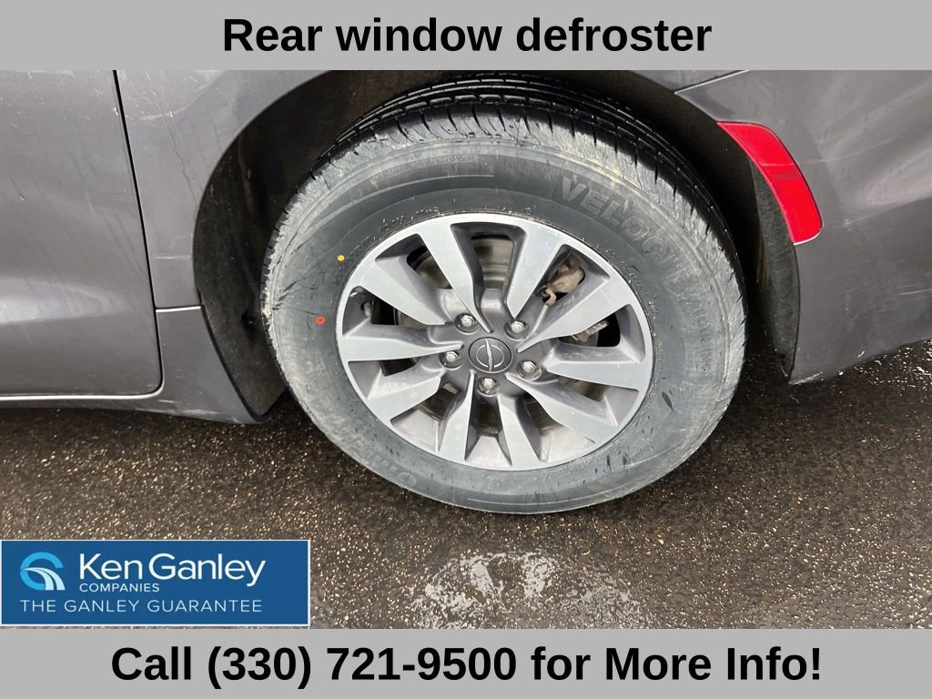 Used 2021 Chrysler Pacifica Touring-L w/ Uconnect Theater Family Group image 23