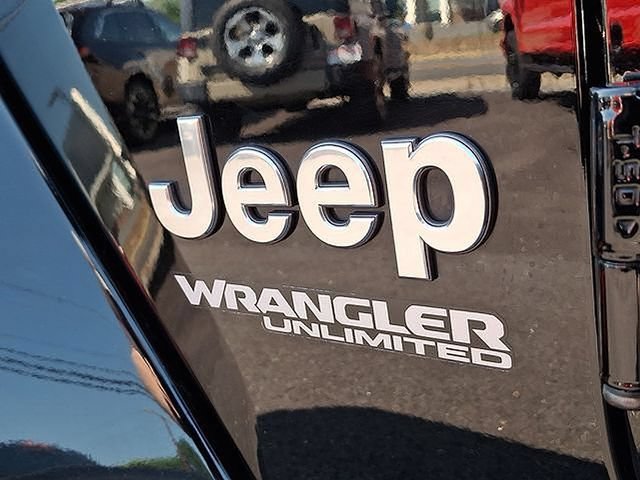 Used 2021 Jeep Wrangler Unlimited Sahara AWD/4WD image 32