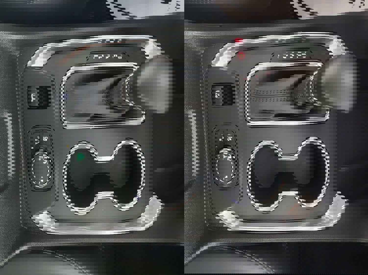 Used 2021 Chevrolet Traverse Premier image 25