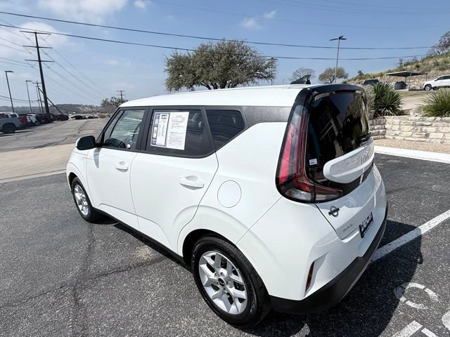 Used 2025 Kia Soul LX image 15