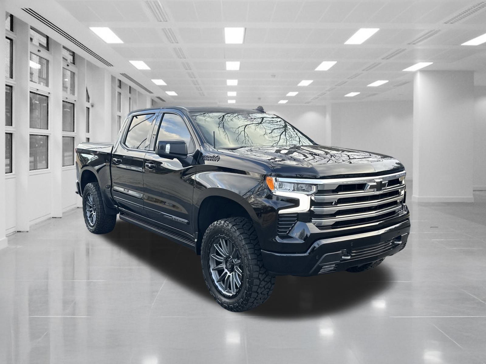 Certified 2025 Chevrolet Silverado 1500 High Country AWD/4WD image 3