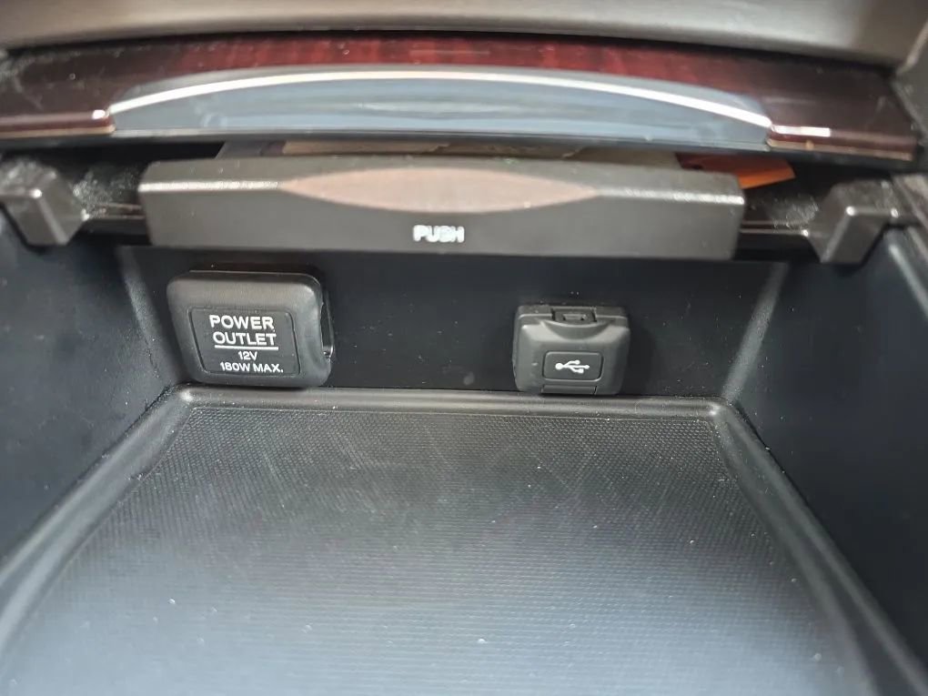 Used 2017 Acura TLX w/ Technology Package FWD image 37