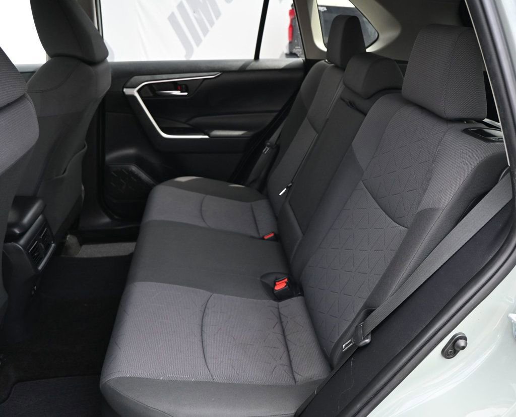 Used 2019 Toyota RAV4 XLE w/ Convenience Package AWD/4WD image 15
