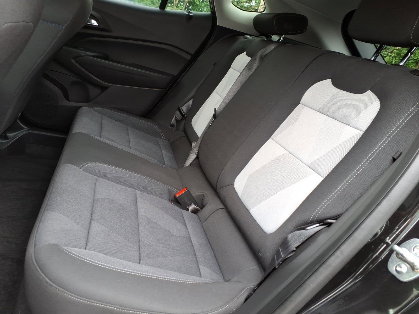 Used 2025 Chevrolet Trax LS w/ LS Convenience Package FWD image 13