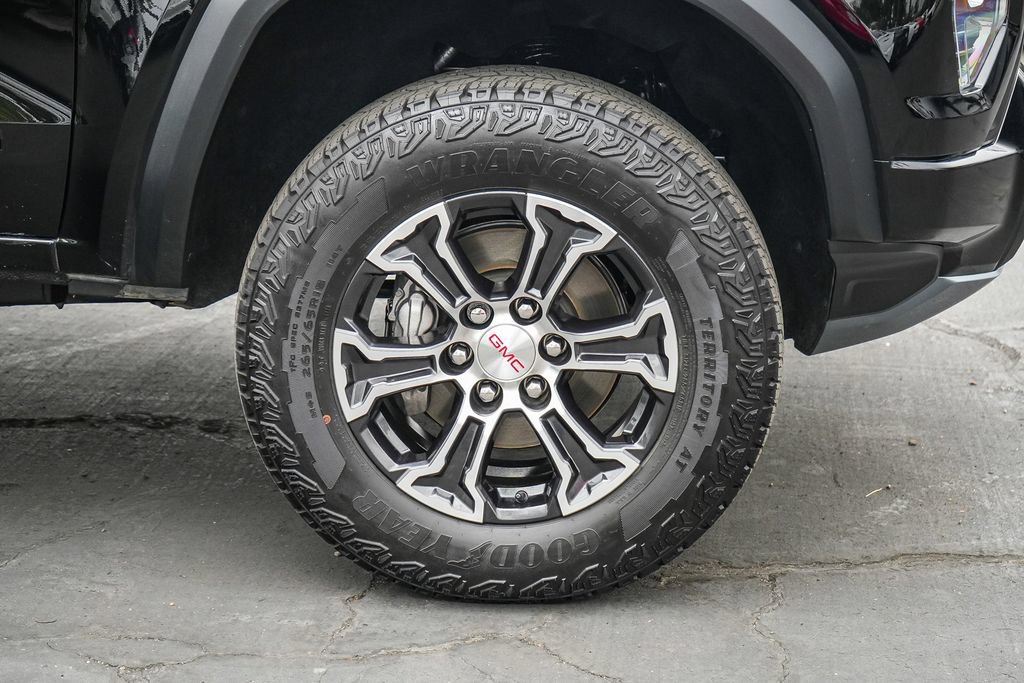Used 2024 GMC Canyon AT4 w/ Technology Package AWD/4WD image 10