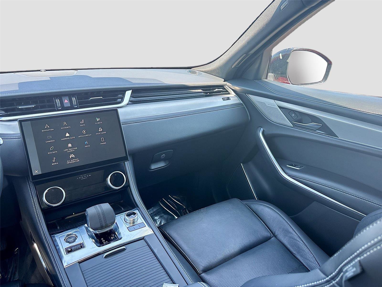 Used 2024 Jaguar F-PACE R-Dynamic S image 27