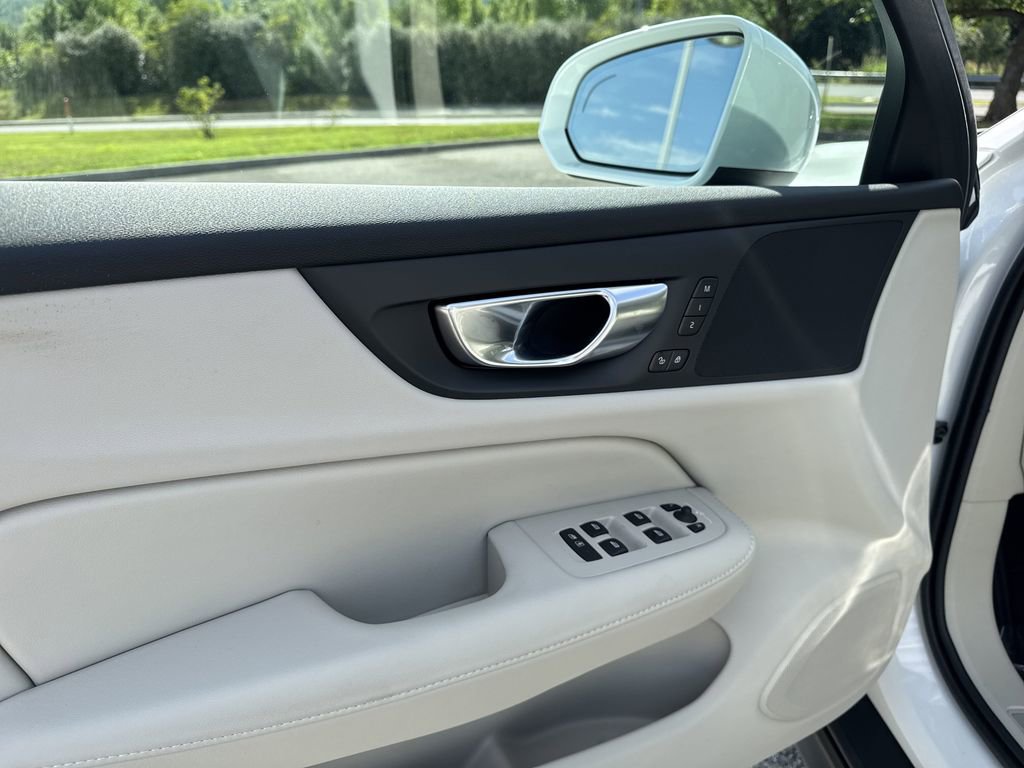 New 2026 Volvo V60 B5 Cross Country Plus w/ Protection Package Premier image 16