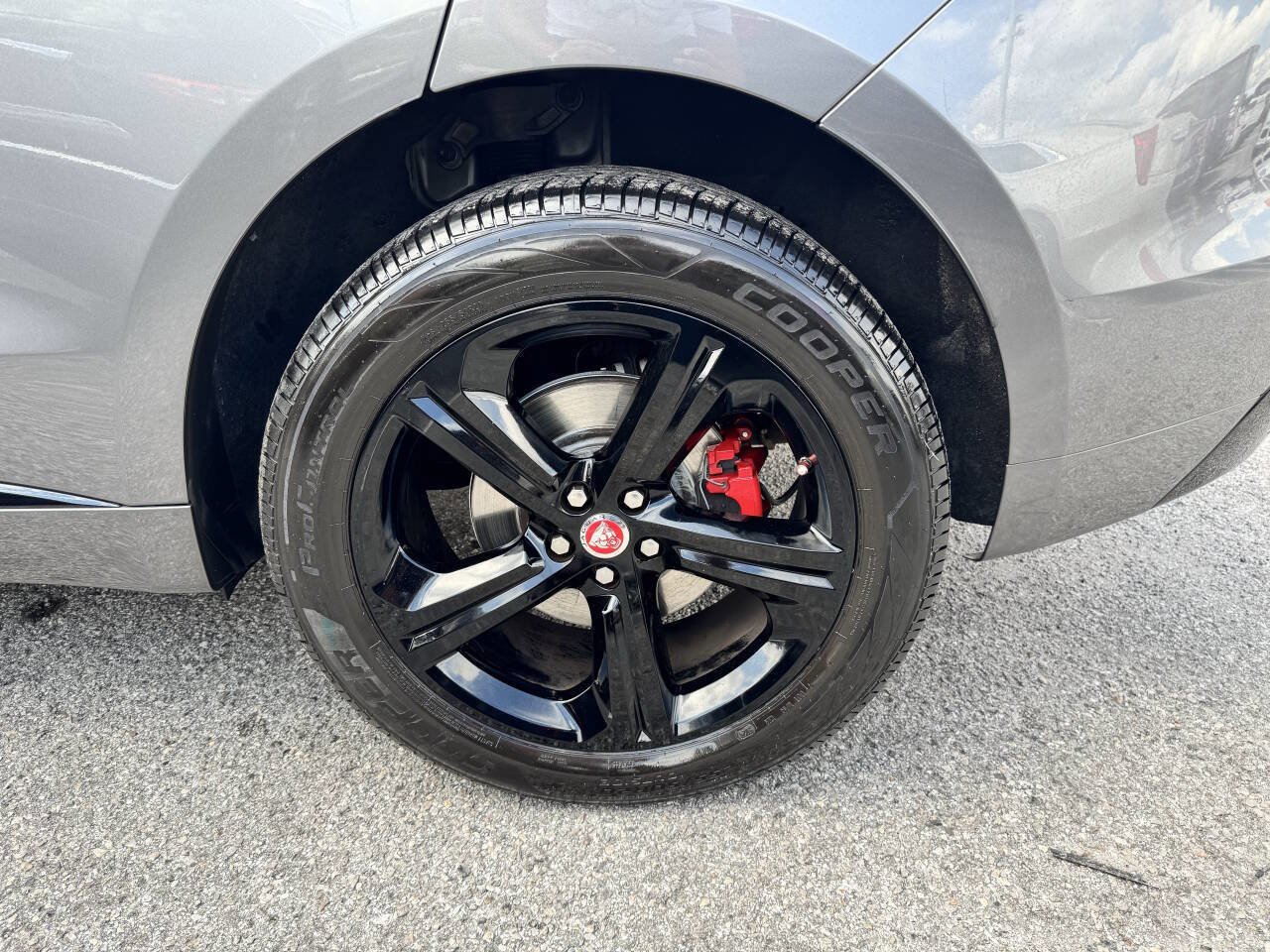 Used 2019 Jaguar F-PACE S image 8