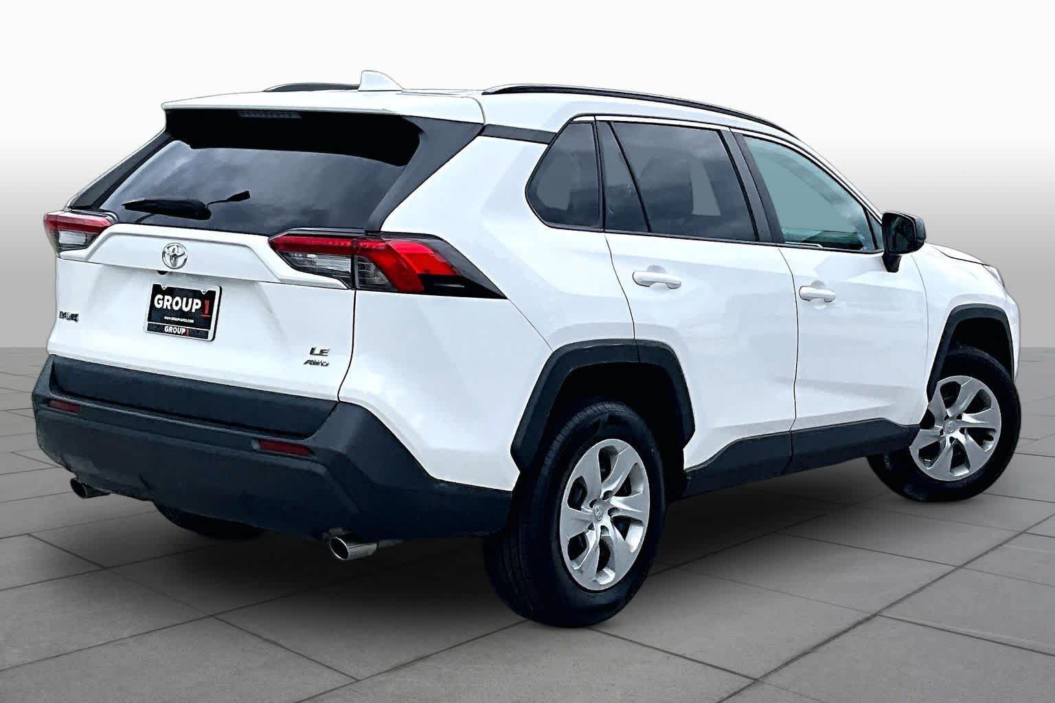 Used 2021 Toyota RAV4 LE AWD/4WD image 13