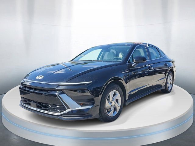 Certified 2025 Hyundai Sonata SE image 2