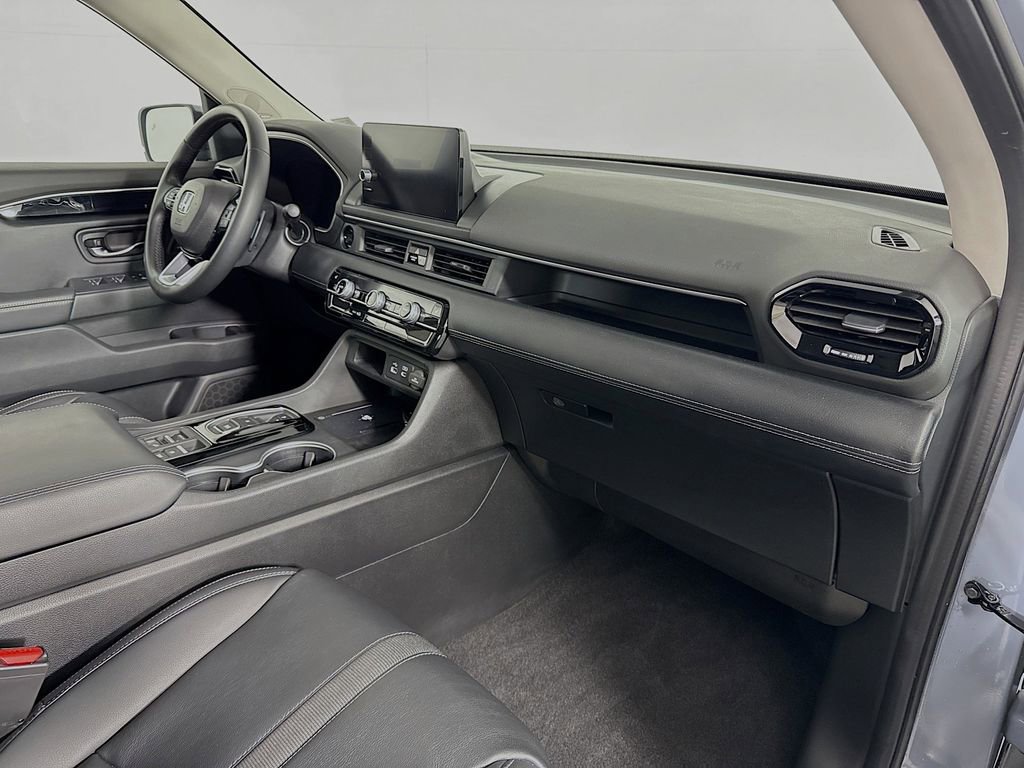 Certified 2023 Honda Pilot Touring image 27