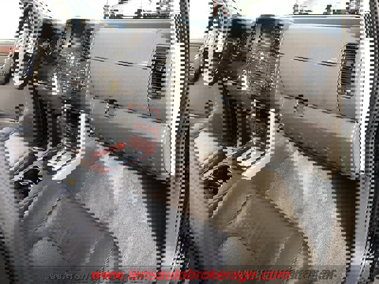 Used 2008 Nissan Pathfinder LE w/ Navigation Pkg image 23