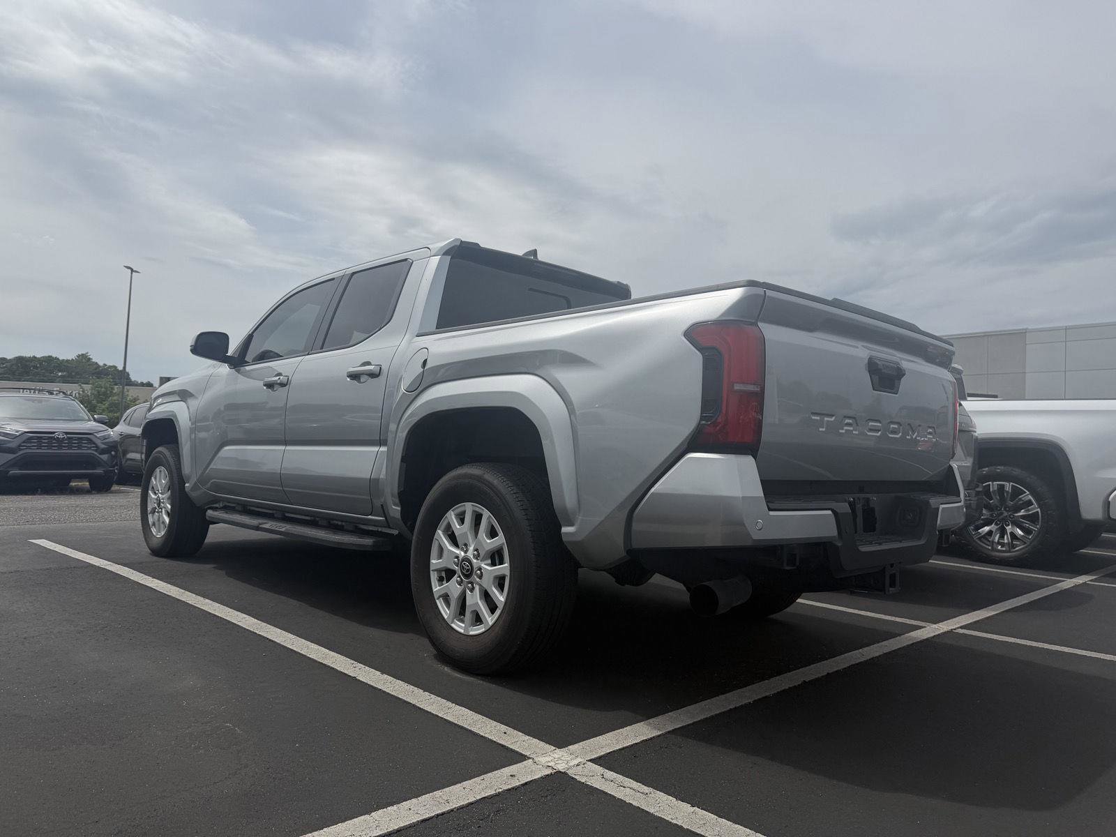 Used 2024 Toyota Tacoma SR5 AWD/4WD image 13