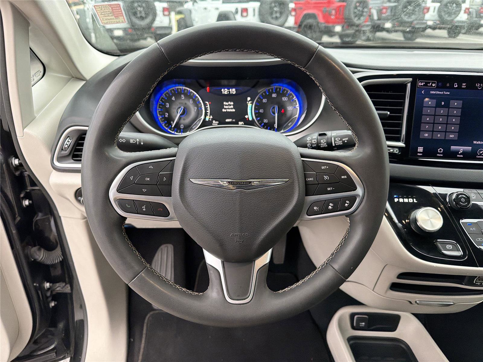 Used 2023 Chrysler Pacifica Touring-L FWD image 25