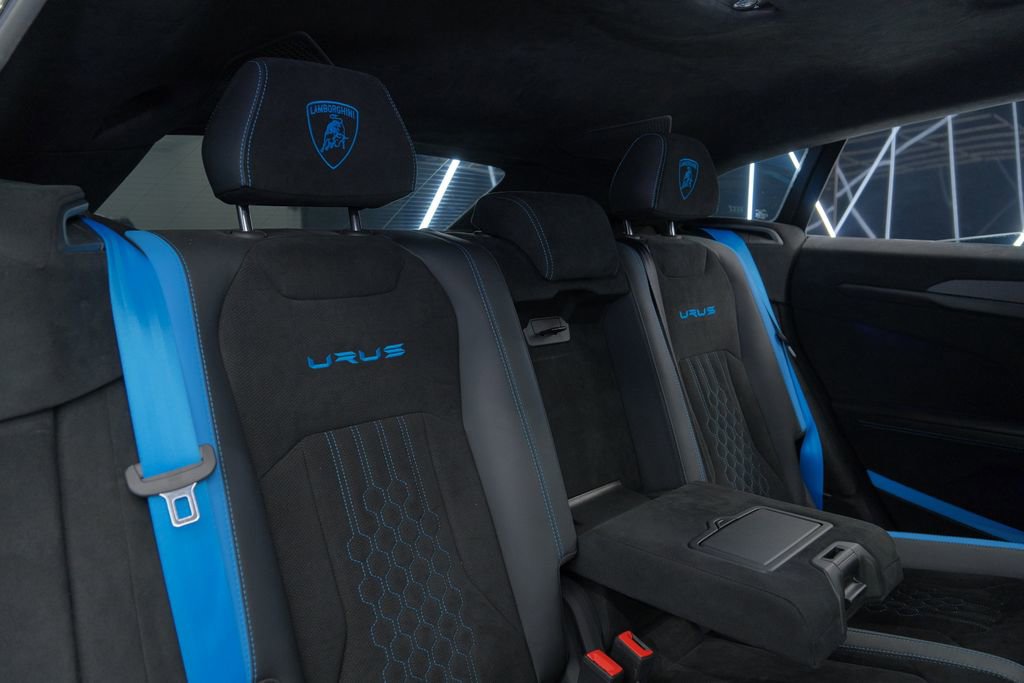 Used 2024 Lamborghini Urus Performante AWD/4WD image 27