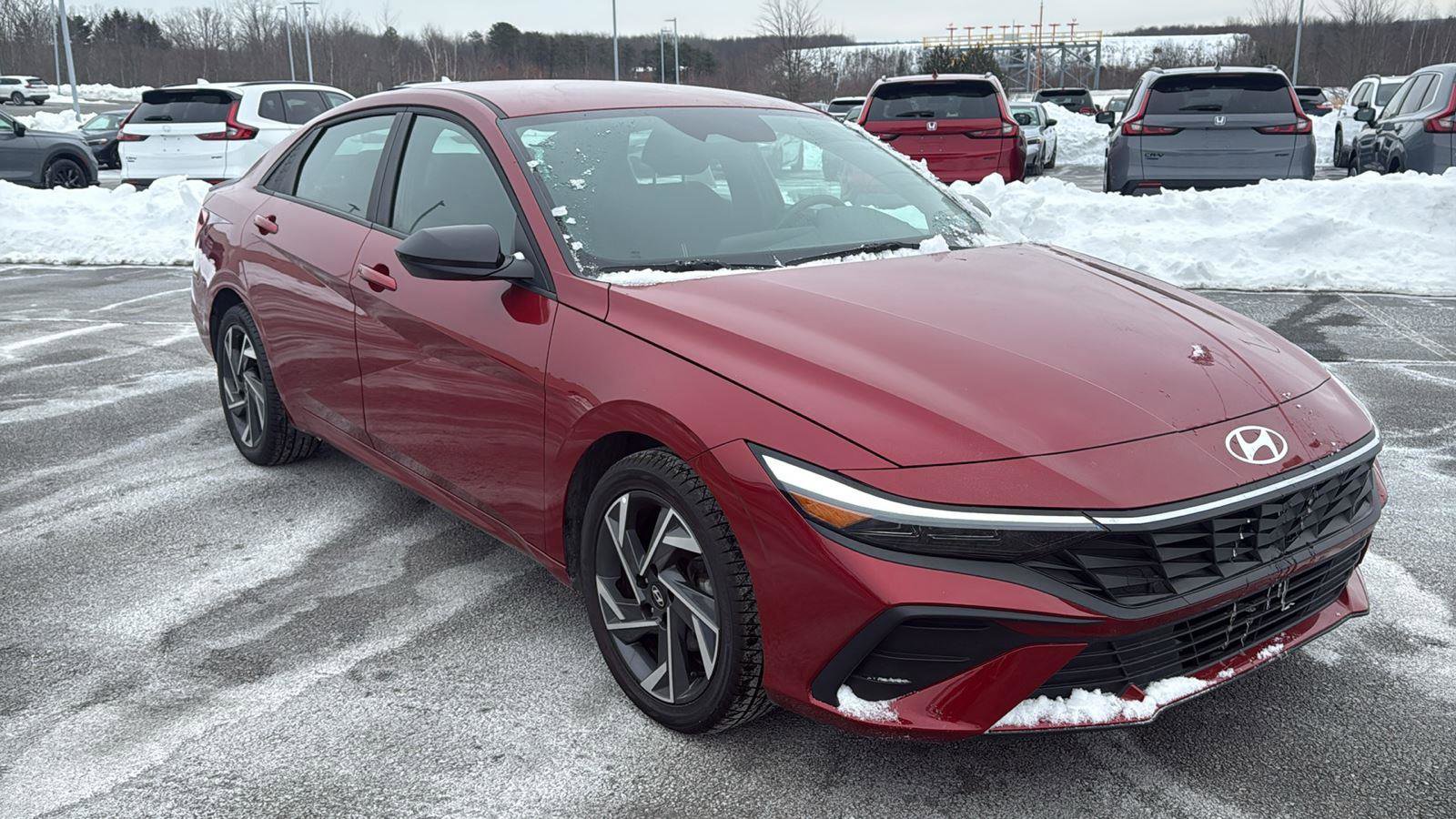 Used 2025 Hyundai Elantra Sport image 1