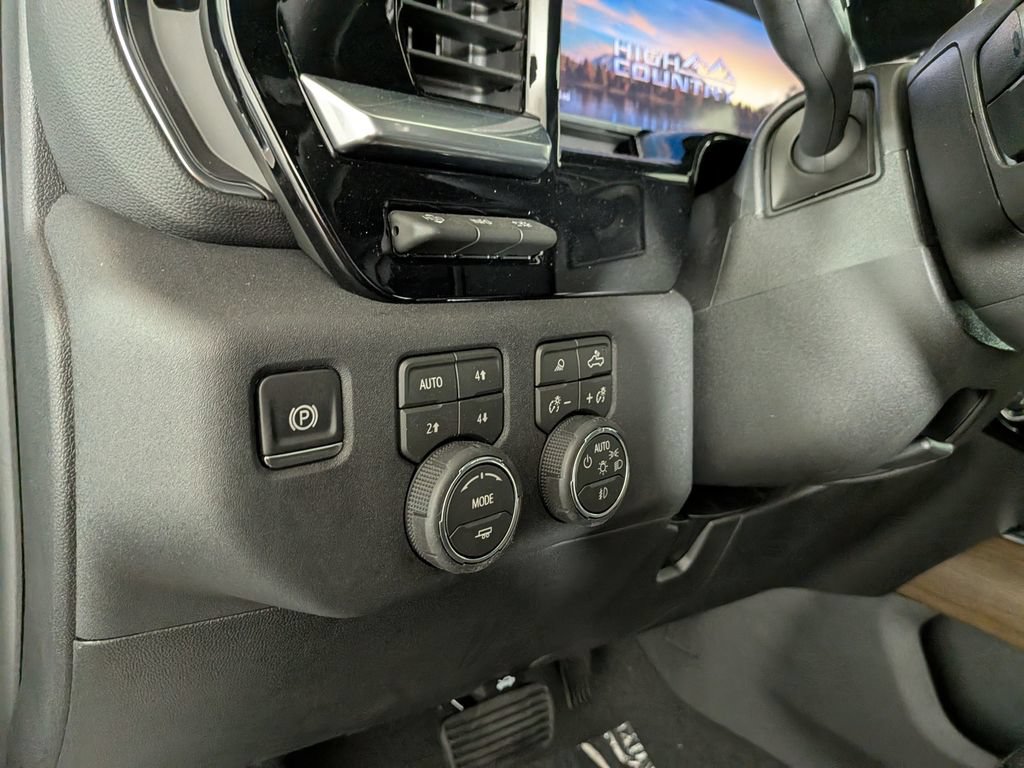 New 2026 Chevrolet Silverado 2500 High Country w/ High Country Premium Package AWD/4WD image 17