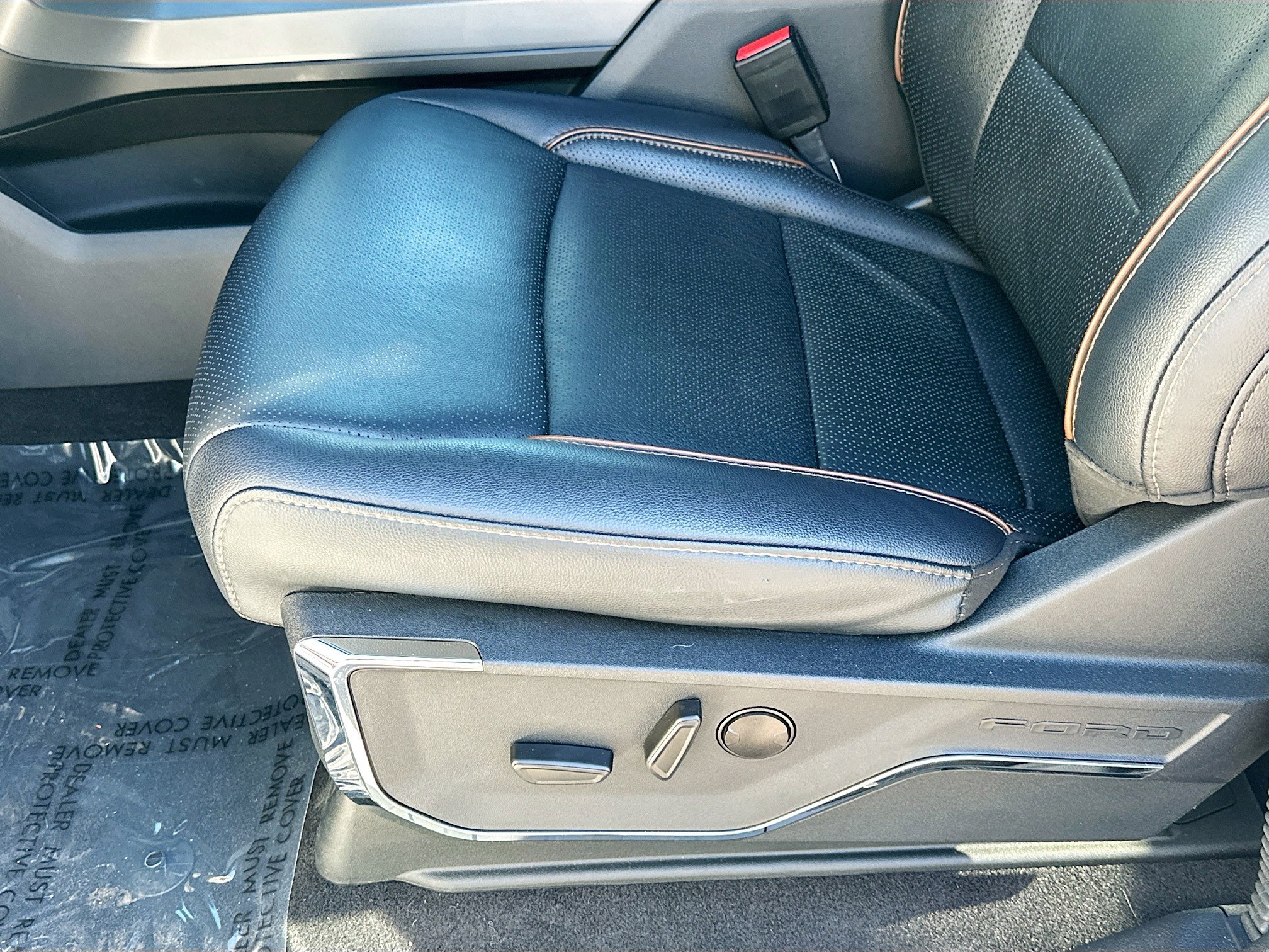 Used 2024 Ford F150 Lariat w/ FX4 Off-Road Package image 19