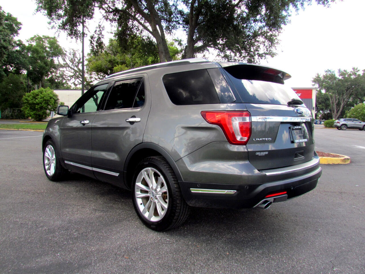 Used 2018 Ford Explorer Limited w/ Equipment Group 301A image 6