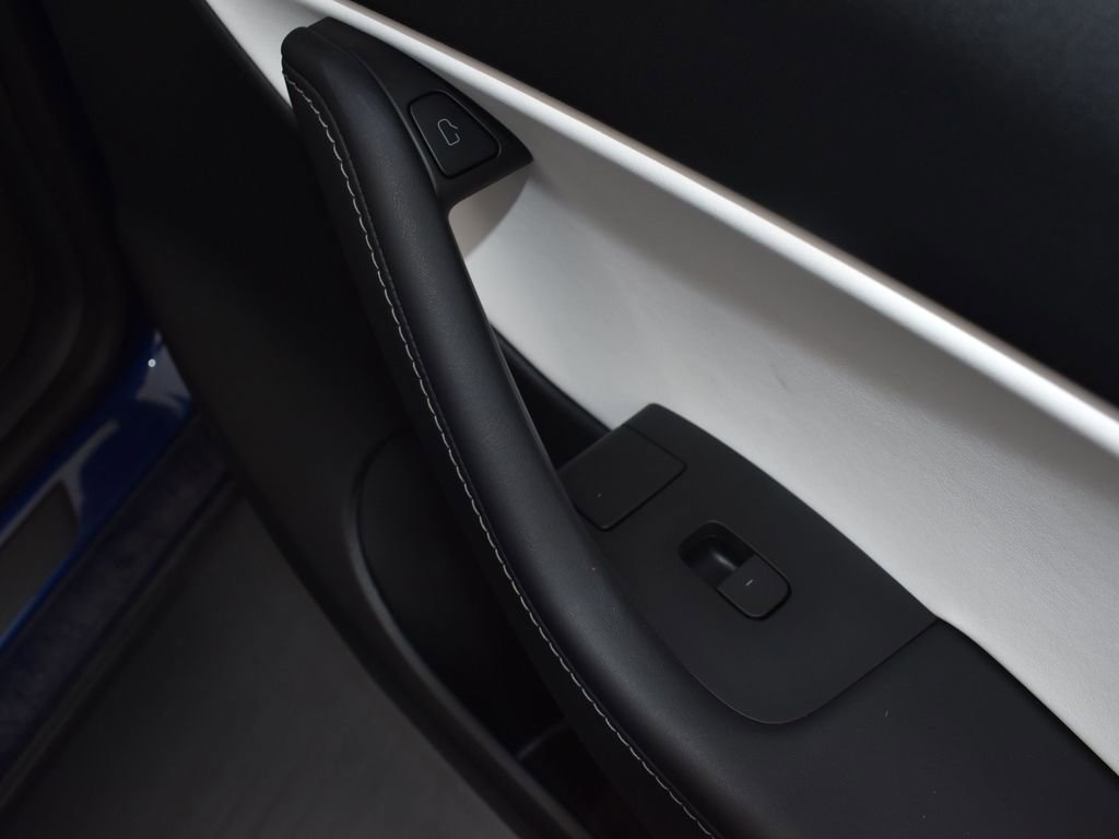 Used 2022 Tesla Model Y Performance image 31