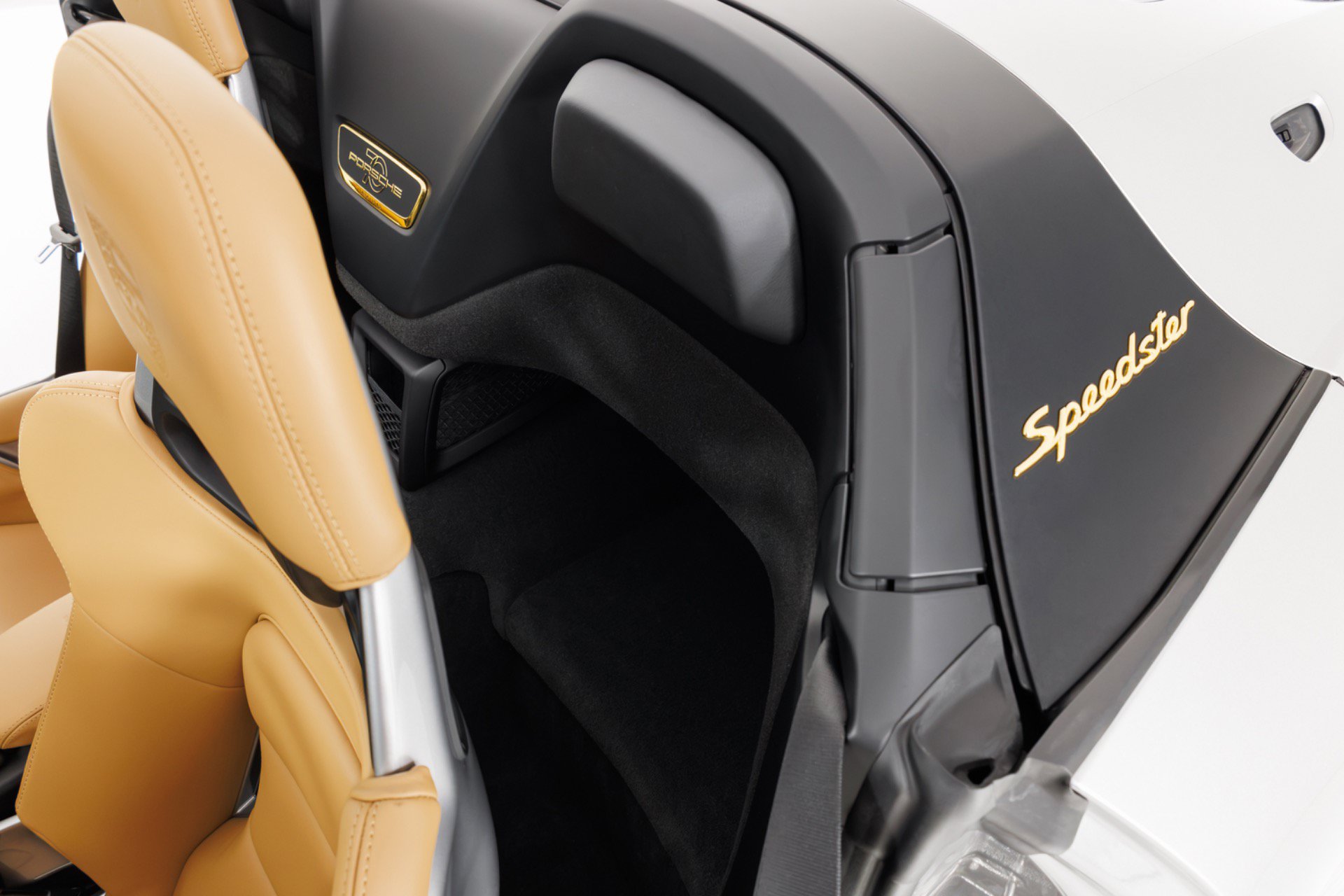 Used 2019 Porsche 911 Speedster RWD image 48