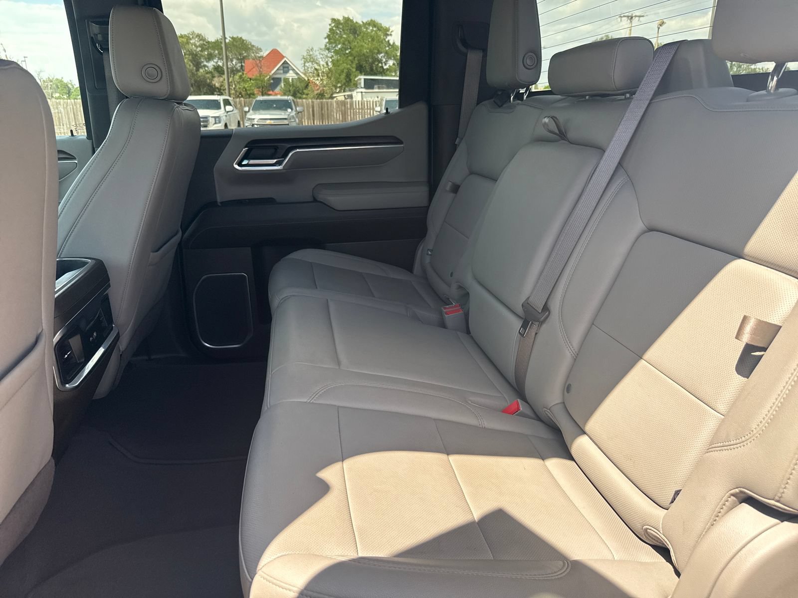 Used 2023 GMC Sierra 1500 SLT w/ SLT Premium Package AWD/4WD image 46
