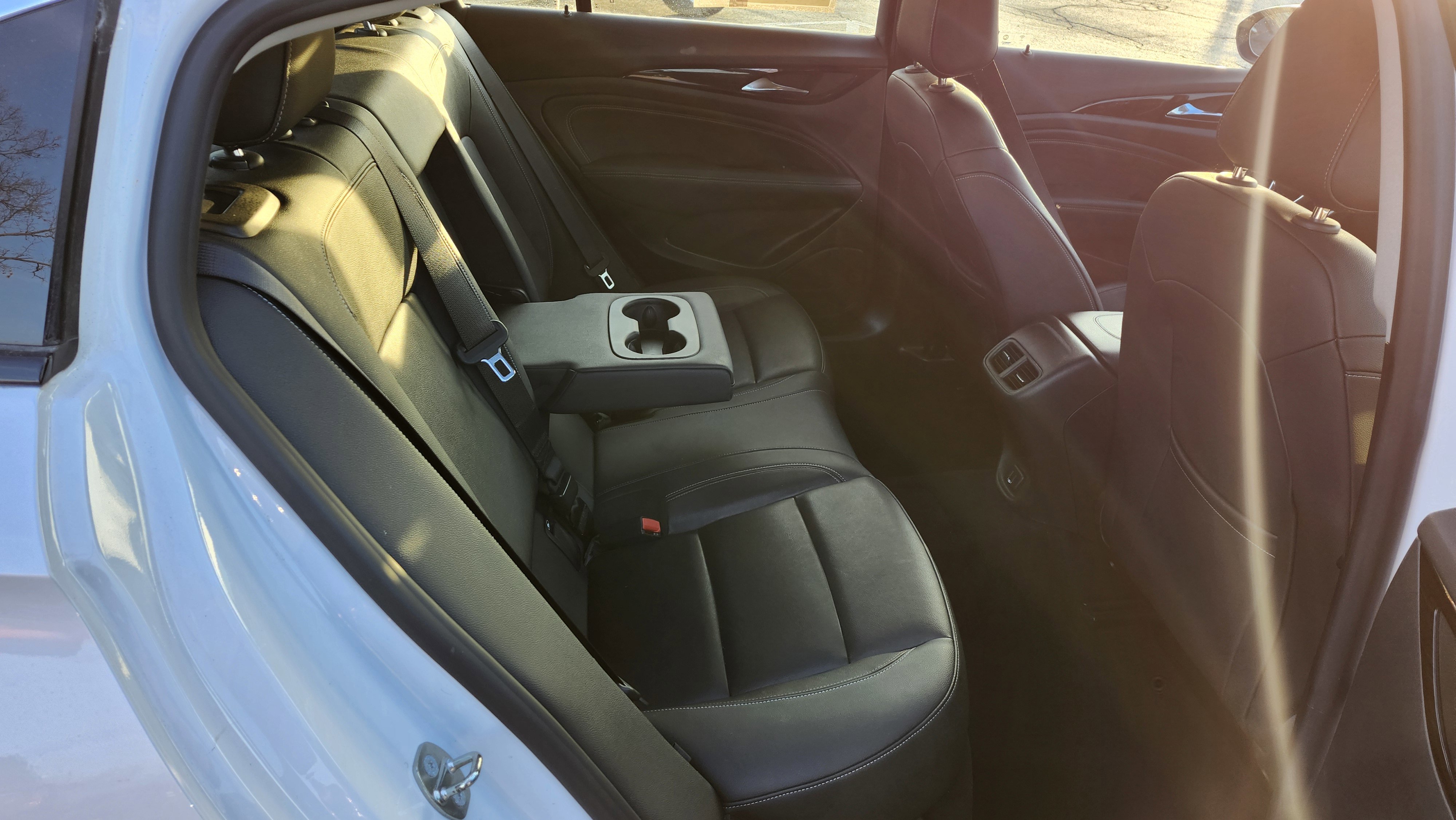 Used 2018 Buick Regal Essence w/ Driver Confidence Package #1 image 20