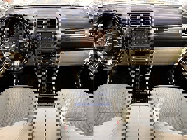 Used 2020 Lexus GX 460 Premium w/ Premium Package image 10