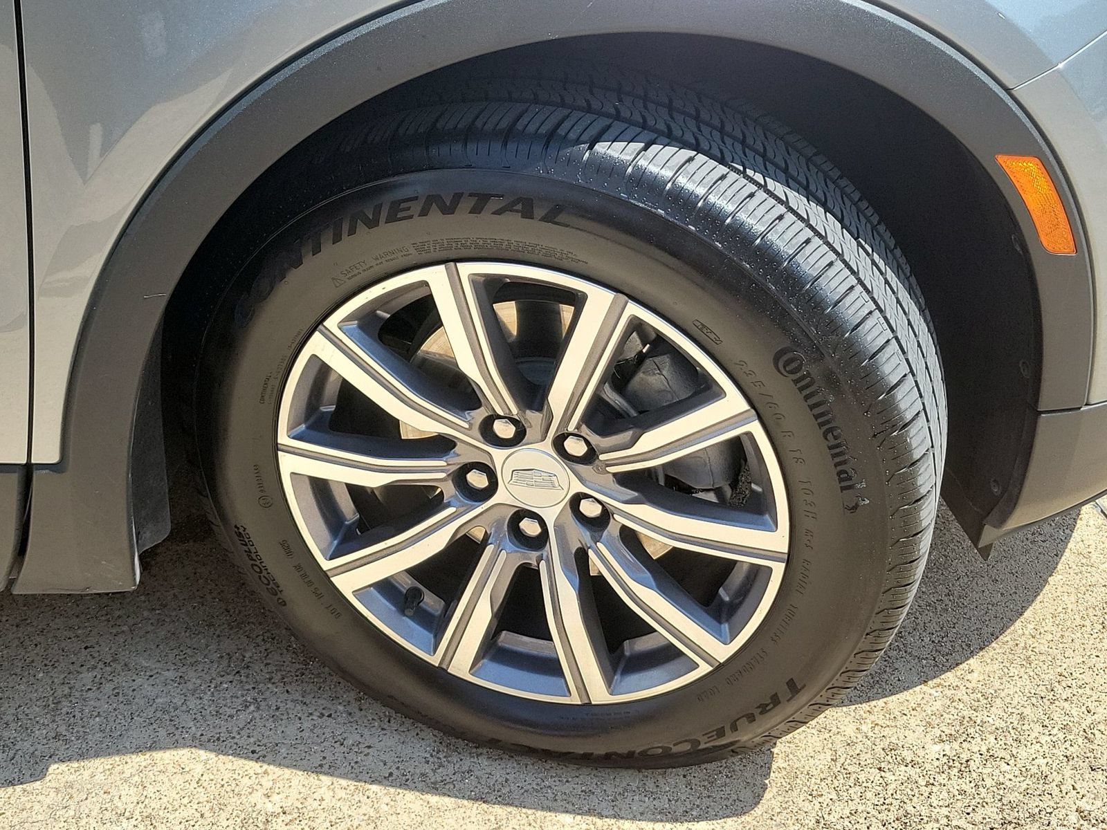 Certified 2023 Cadillac XT4 Sport FWD image 32