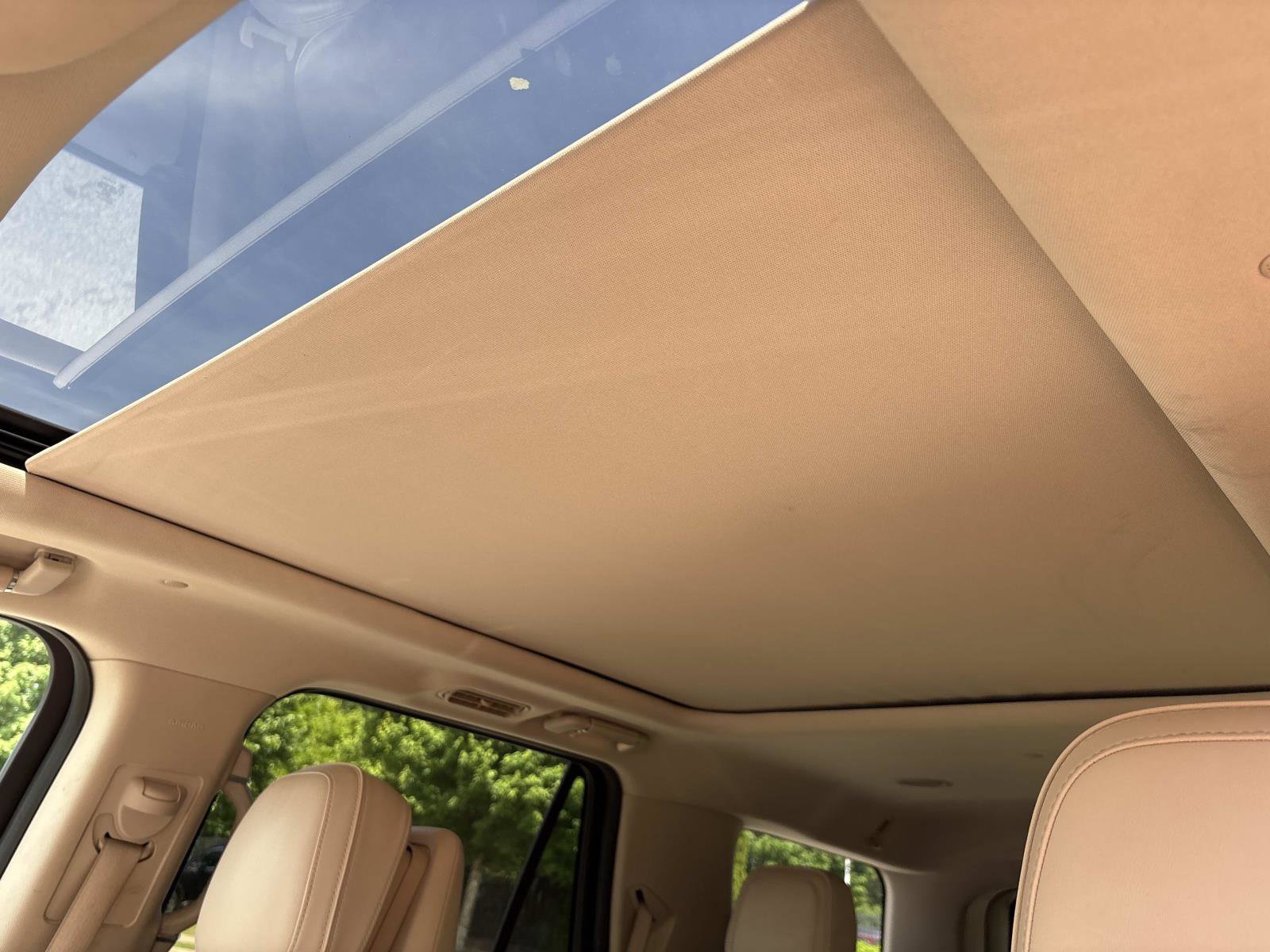 Used 2019 Lincoln Navigator Select w/ Technology Package AWD/4WD image 15