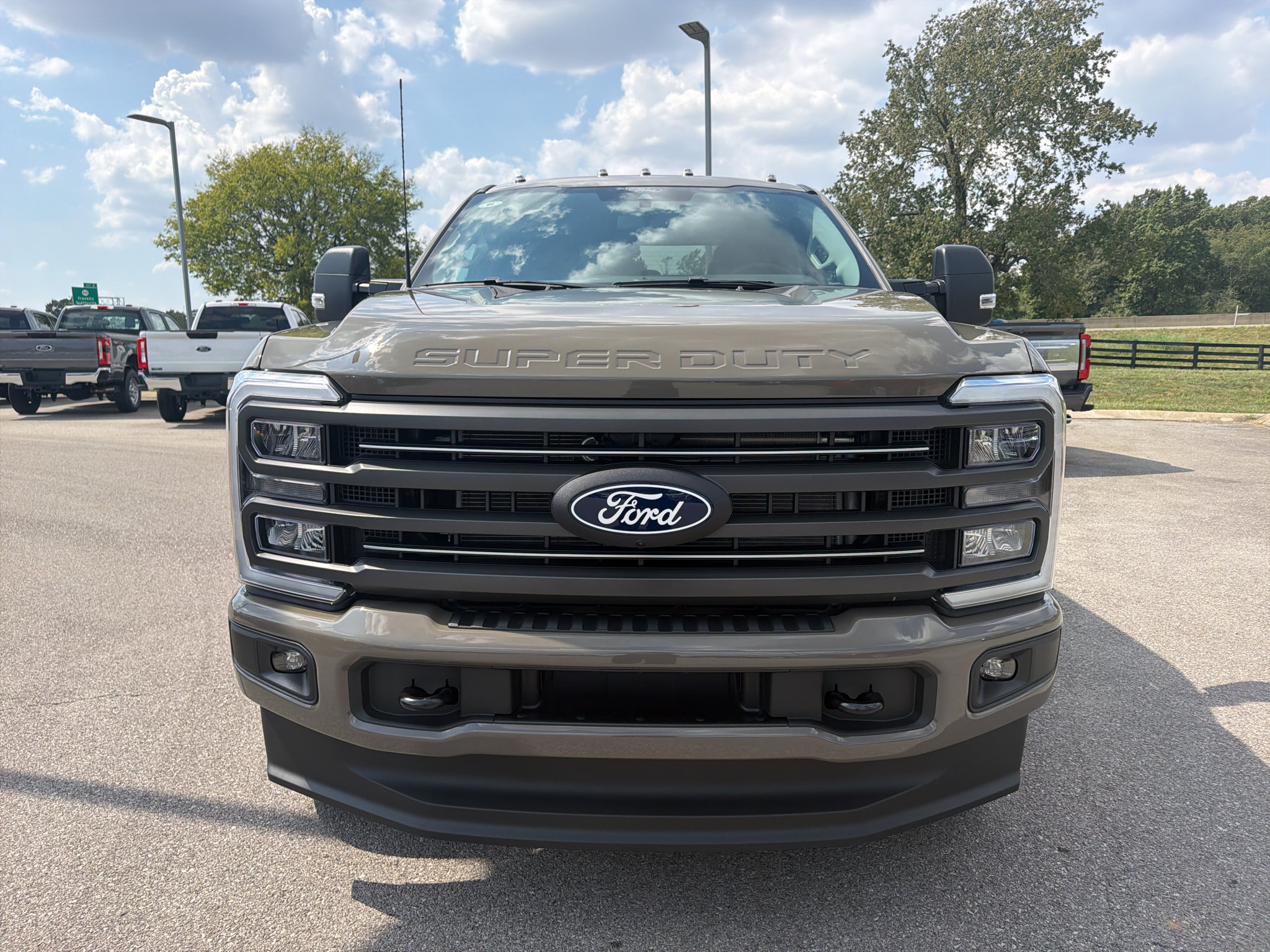 New 2027 Ford F250 XLT w/ XLT Premium Package AWD/4WD image 2
