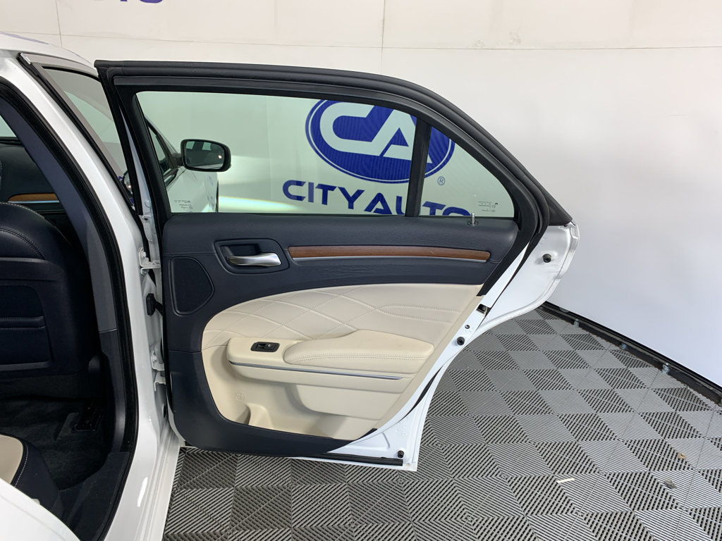 Used 2018 Chrysler 300 C w/ Sun, Sound & Nav Package RWD image 34