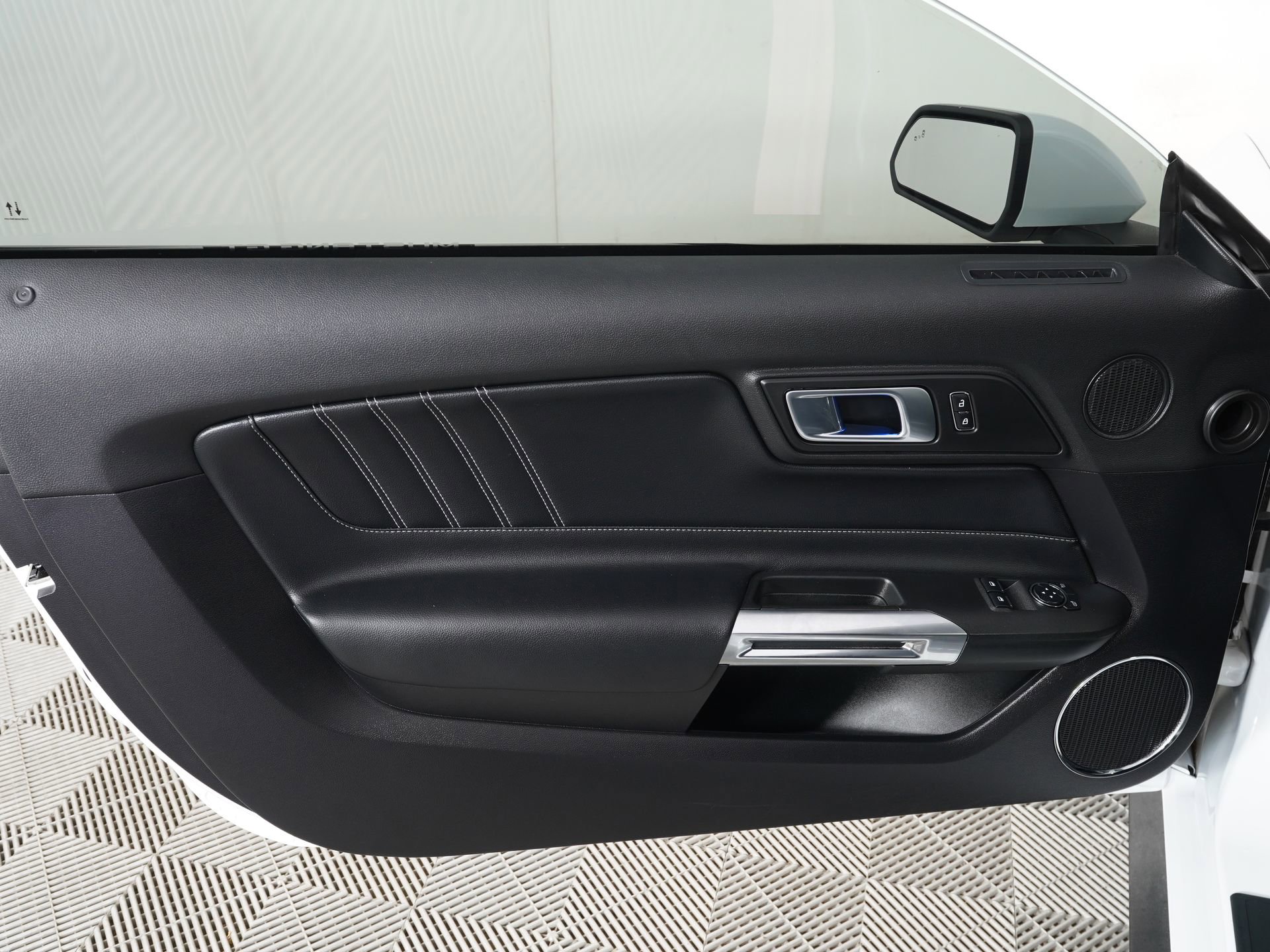 Used 2023 Ford Mustang GT Premium image 13