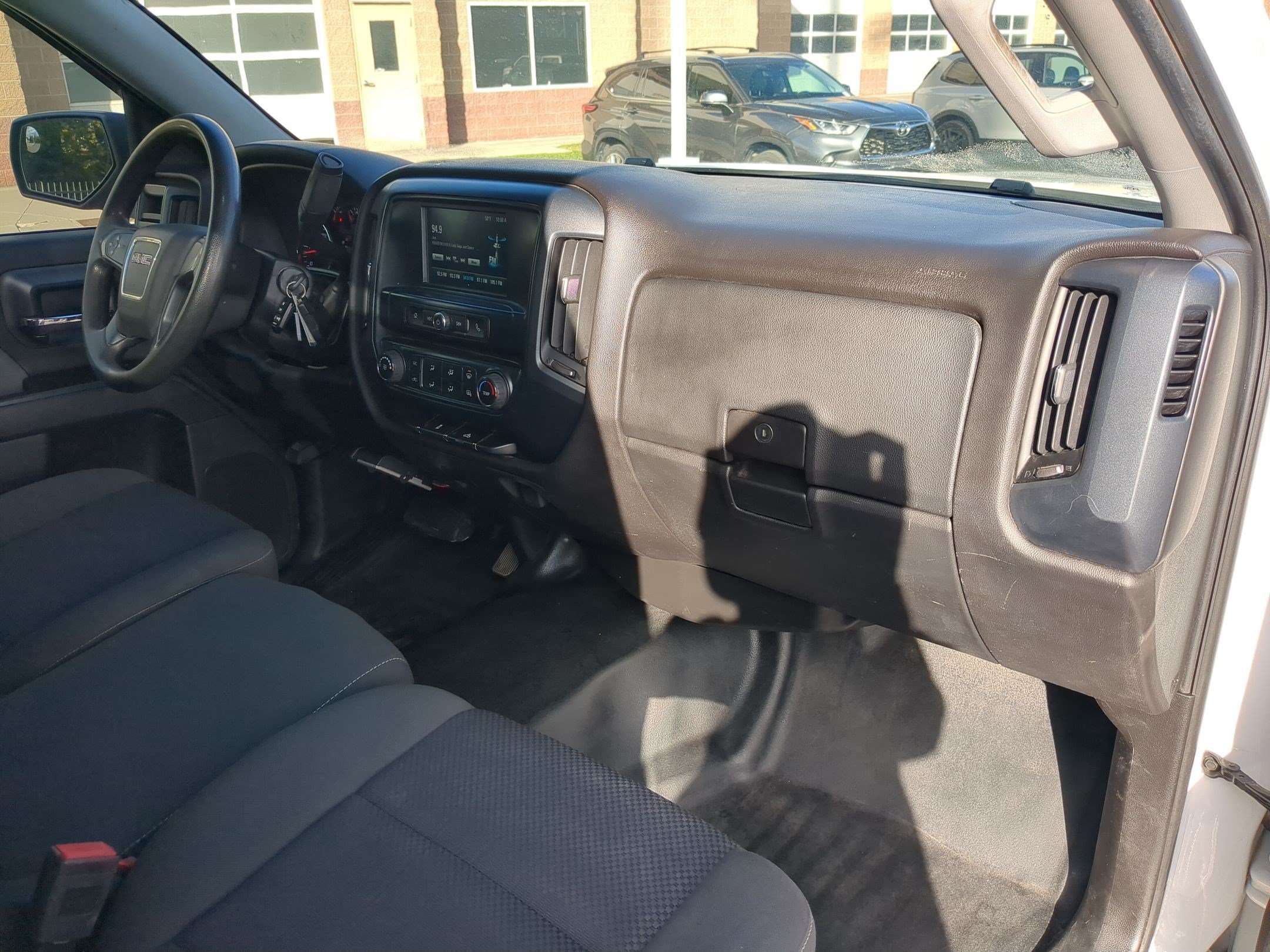 Used 2018 GMC Sierra 1500 2WD Regular Cab image 24