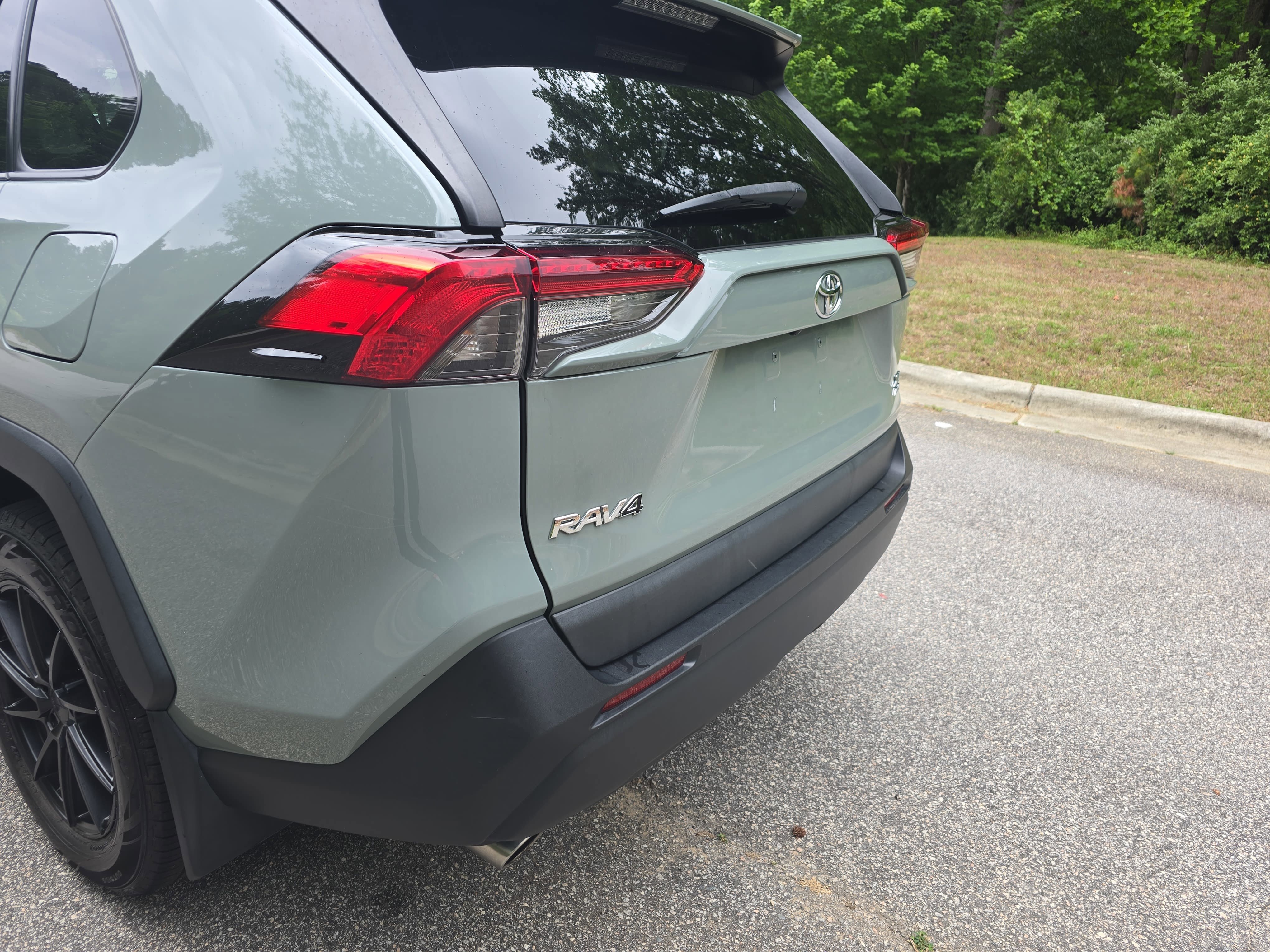 Used 2020 Toyota RAV4 XLE w/ Convenience Package AWD/4WD image 34