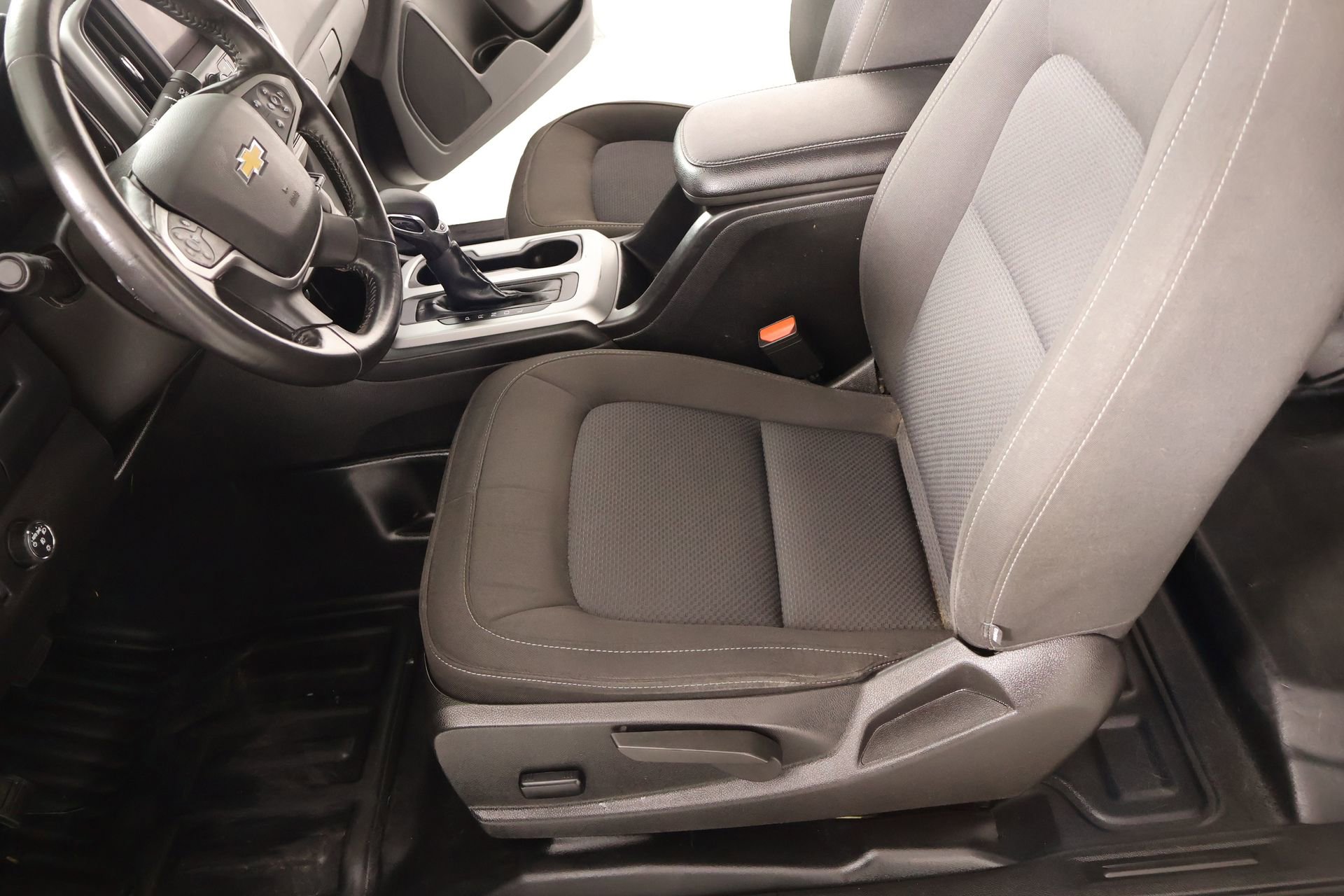 Used 2022 Chevrolet Colorado LT w/ Fleet Safety Package image 10