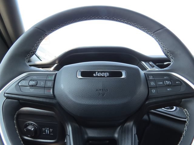 Certified 2024 Jeep Grand Cherokee Laredo X w/ Luxury Tech Group I RWD image 17