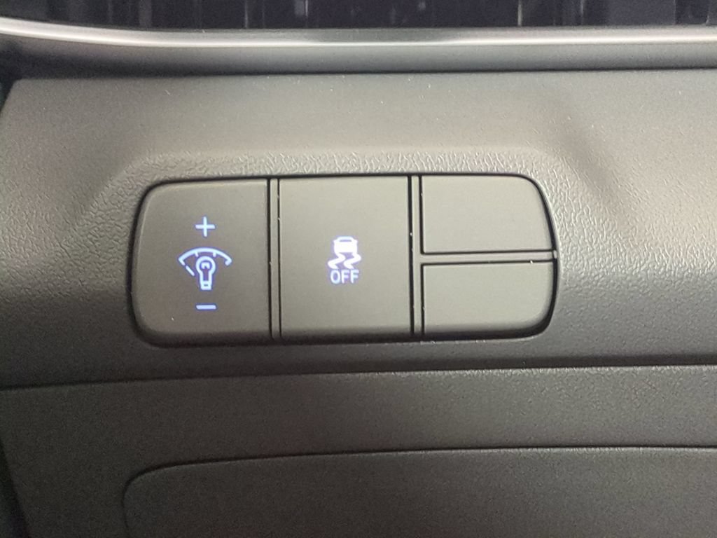 Used 2025 Hyundai Elantra Sport FWD image 25