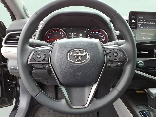 Used 2022 Toyota Camry XSE w/ Navigation Package image 15