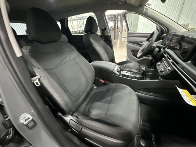 Used 2026 Hyundai Tucson SE FWD image 32