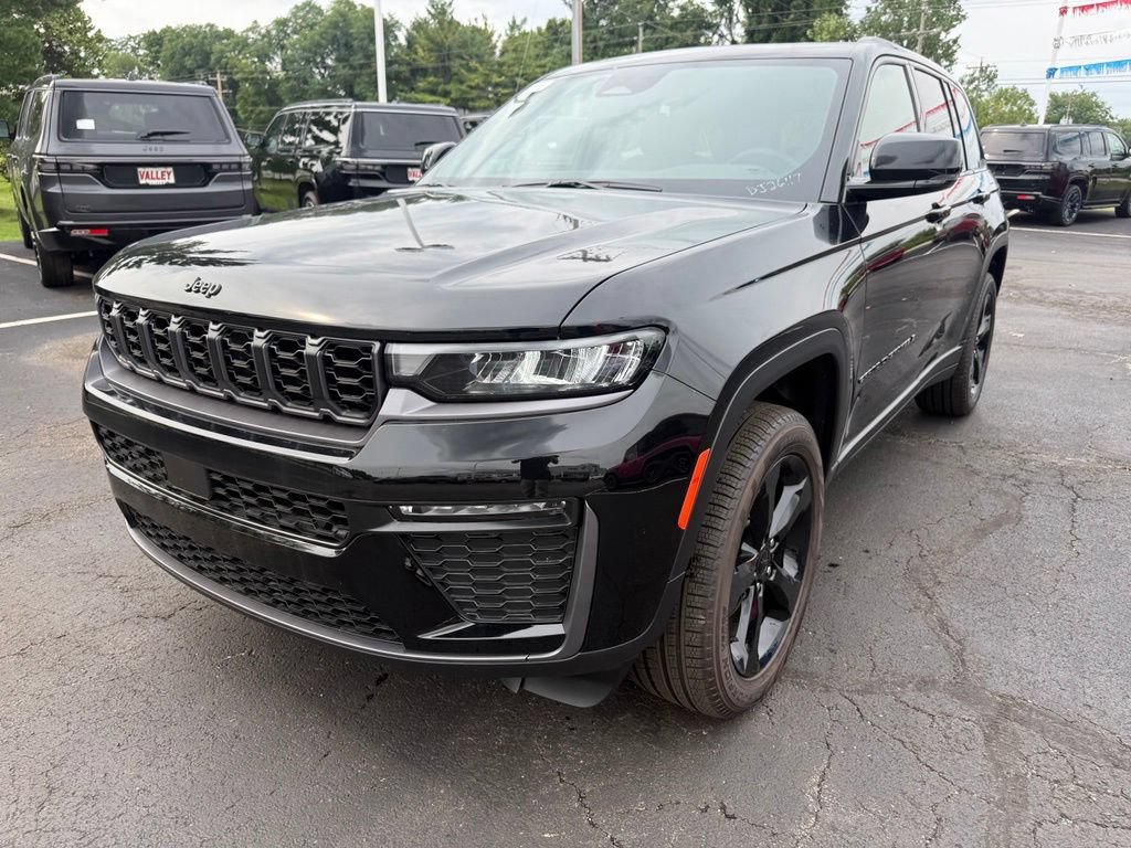 New 2026 Jeep Grand Cherokee Limited w/ Limited Altitude Package AWD/4WD image 8