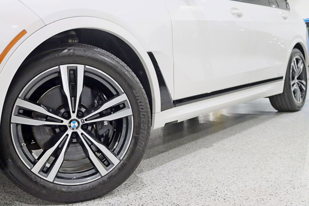 Used 2023 BMW X7 xDrive40i w/ M Sport Package image 4