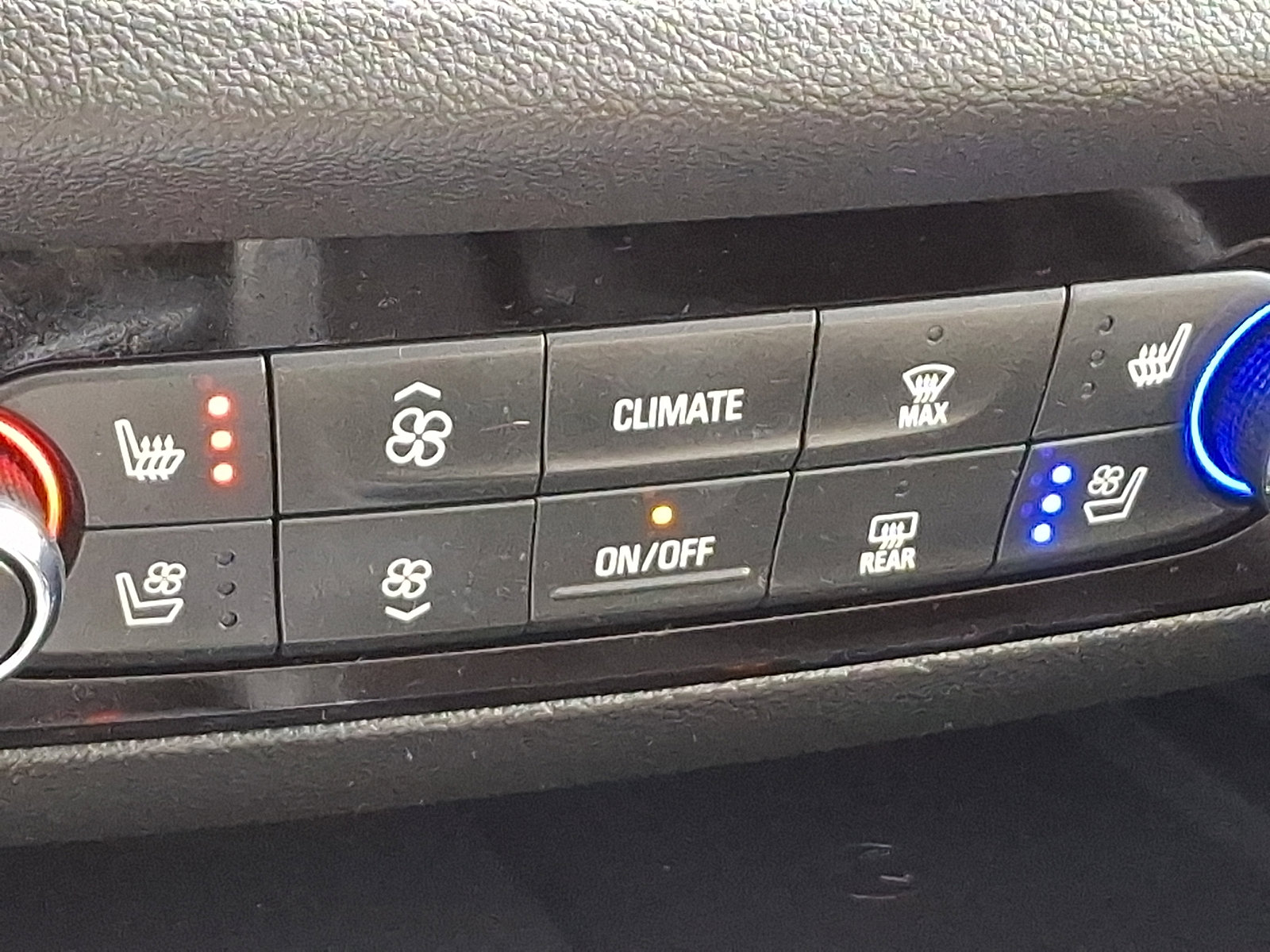 Certified 2024 Buick Enclave Avenir w/ Avenir Technology Package image 29