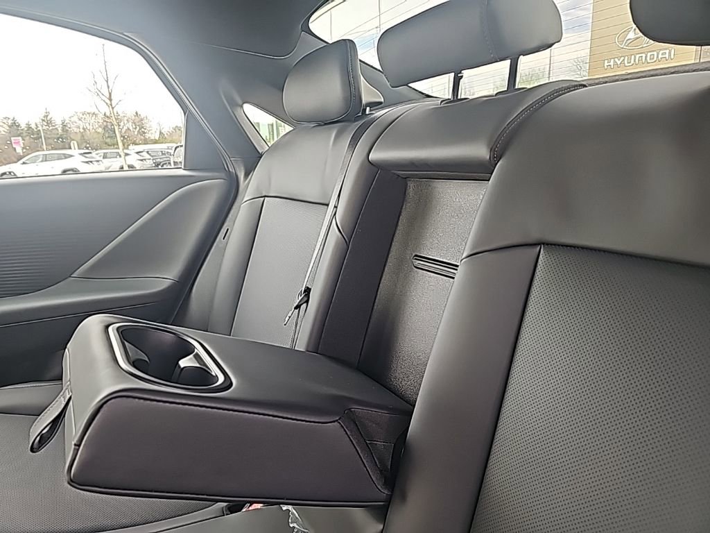 New 2025 Hyundai Ioniq 6 Limited image 35