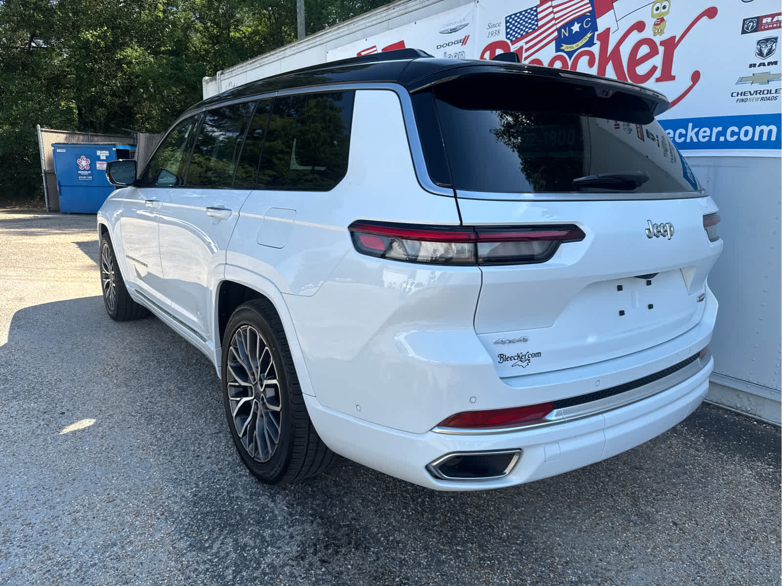 Used 2025 Jeep Grand Cherokee L Summit AWD/4WD image 8
