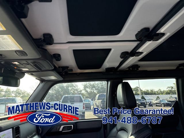 Certified 2025 Ford Bronco Badlands AWD/4WD image 11