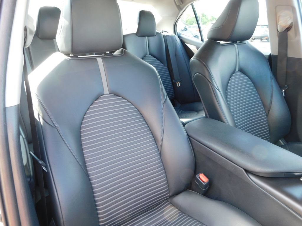 Used 2023 Toyota Camry SE FWD image 19