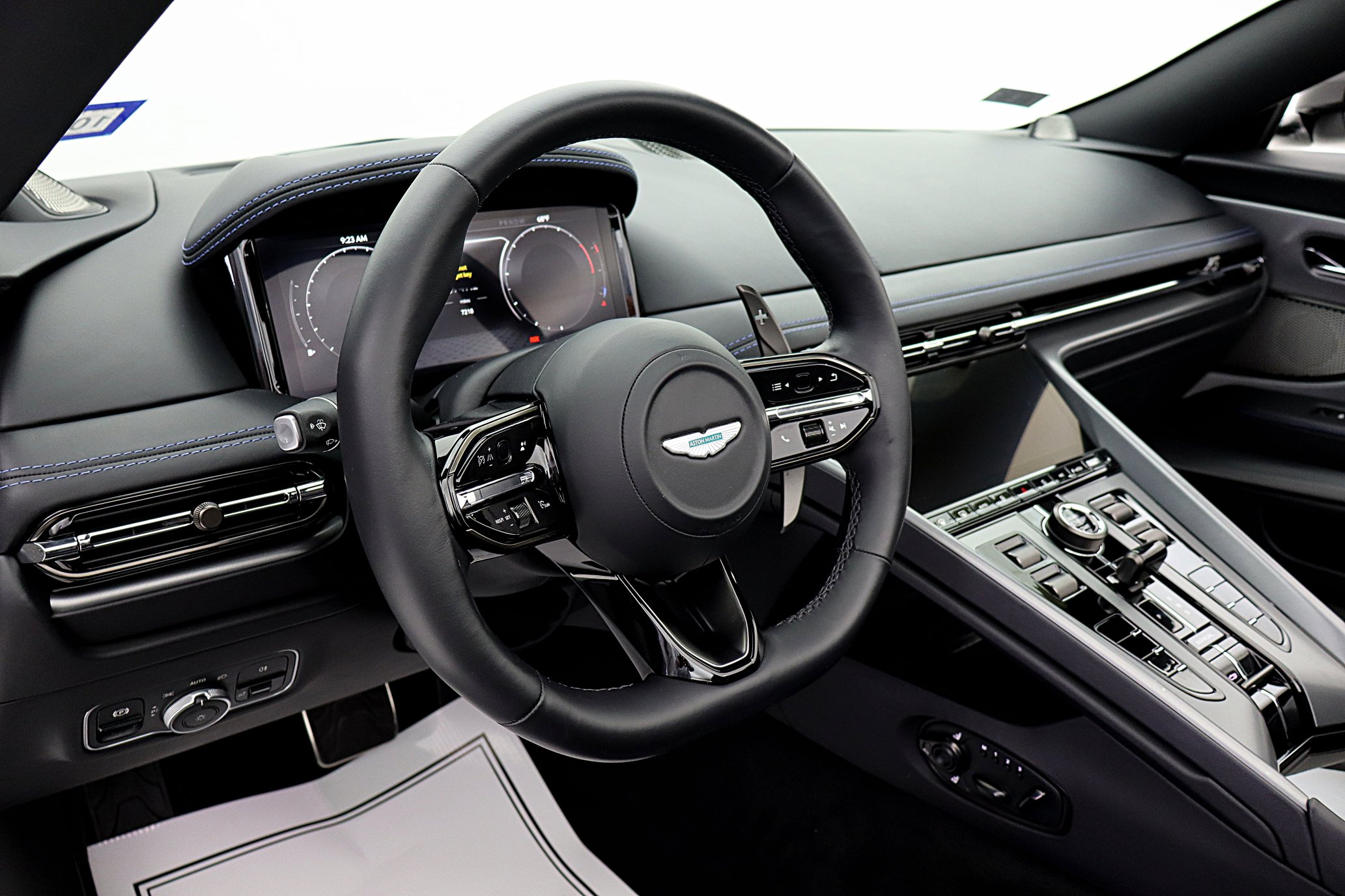Used 2024 Aston Martin DB12 Convertible RWD image 37